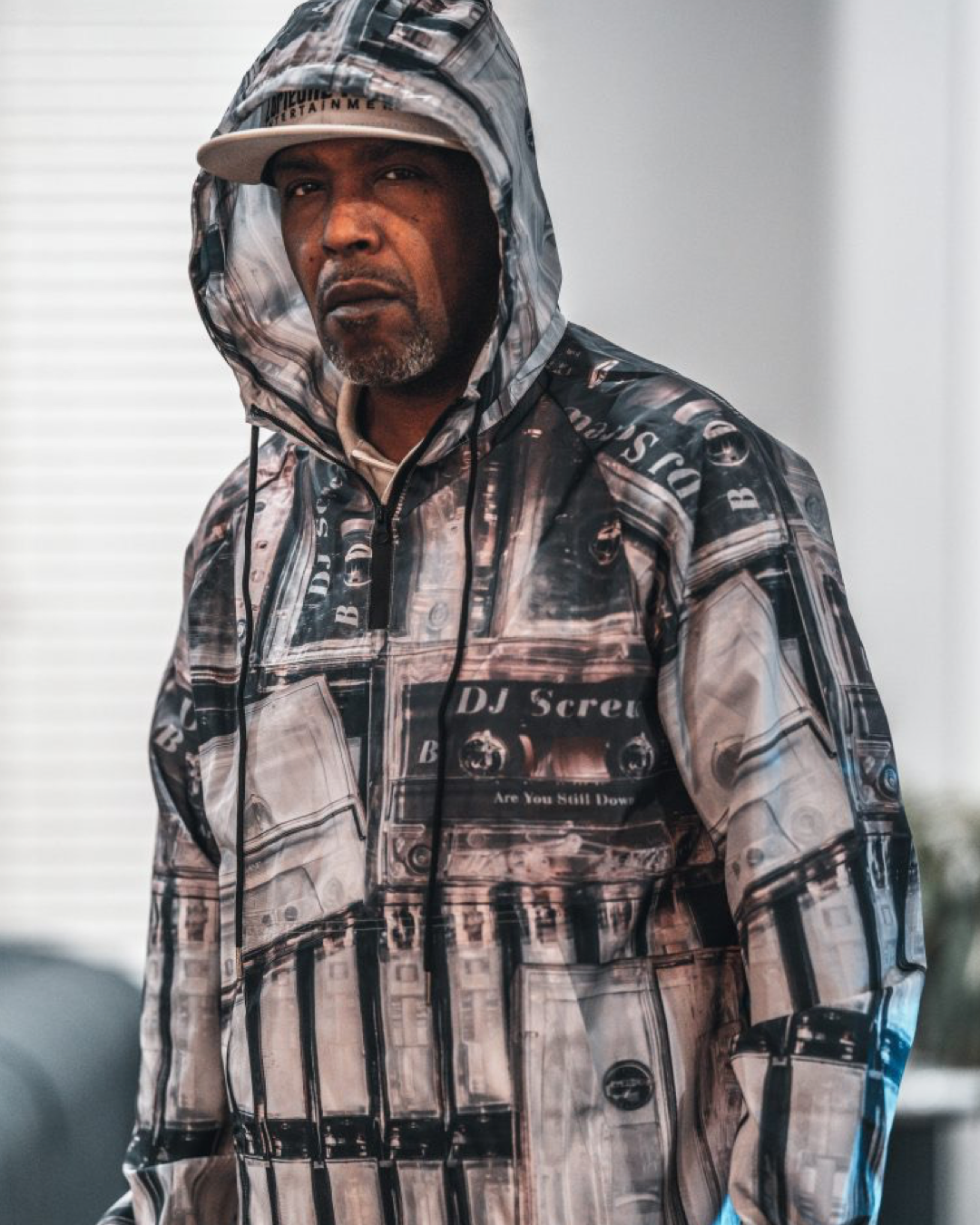 Screw tape Windbreaker